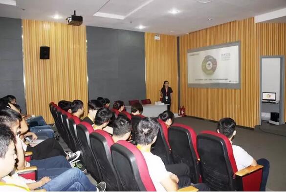 云和数据JAVA、HTML5、VR班开学盛况——在云和,为爱再出发