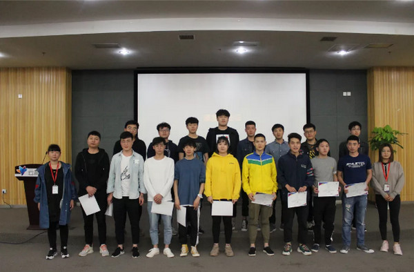 1557277887466201.jpg 配图5 云和数据Java、PHP、HTML5三大专业集体毕业典礼.jpg