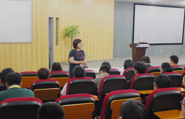 1566980104356428.jpg 配图2 云和数据Java班毕业典礼隆重举行.jpg